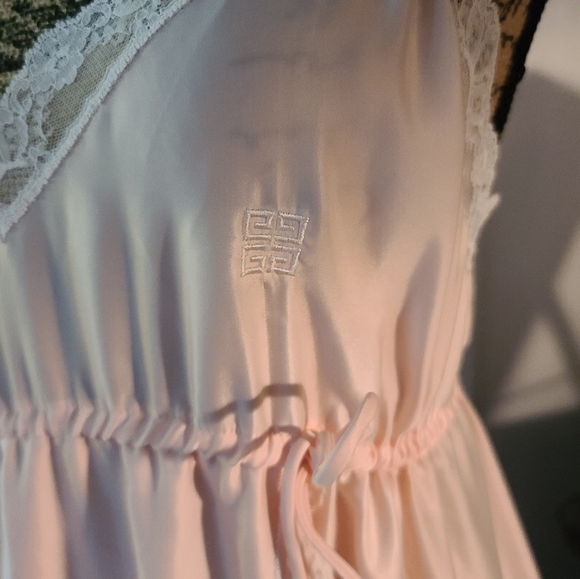 Givenchy Intimate paris lingerie with lace - Picture 6 of 8